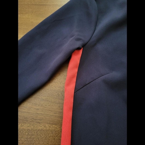 Classy dress - Picture 3 of 4